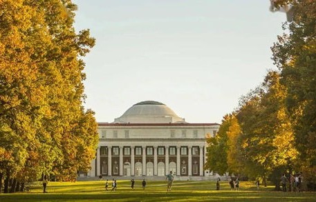 电子商务专业大学累不累